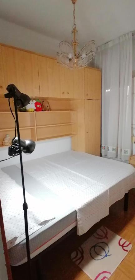 Mary'S Rooms Low Cost Valencia Exterior photo